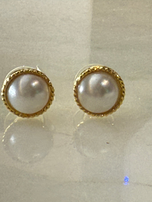 Golden Twist | Pearl Earring